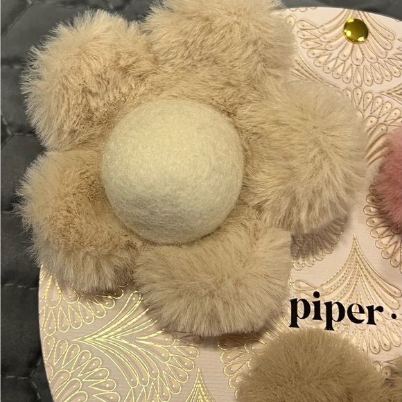 NWT flower Piper K Hair Claw Clips set of 3 fuzzy flowers faux fur browns pink - Picture 4 of 5